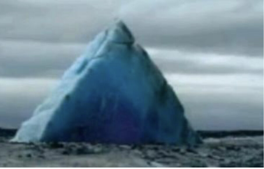  Группа геологов во время экспедиции заметила на Аляске очень древнее сооружение, часть которого стала видна из-за глобального таяния льдов, обусловленного изменением климата на нашей планете.