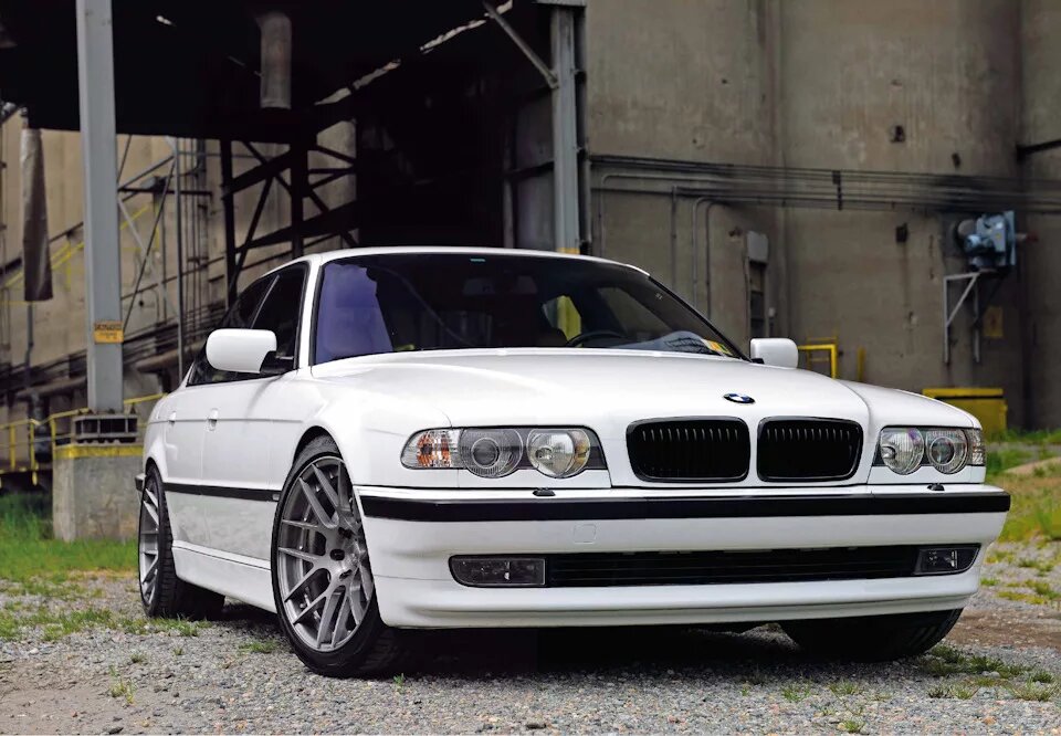BMW 7 e 38