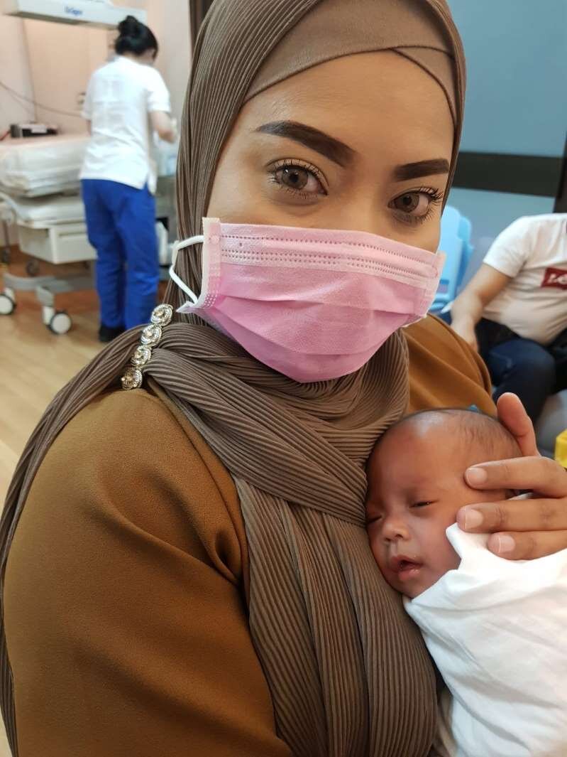 Рохани с дочерью