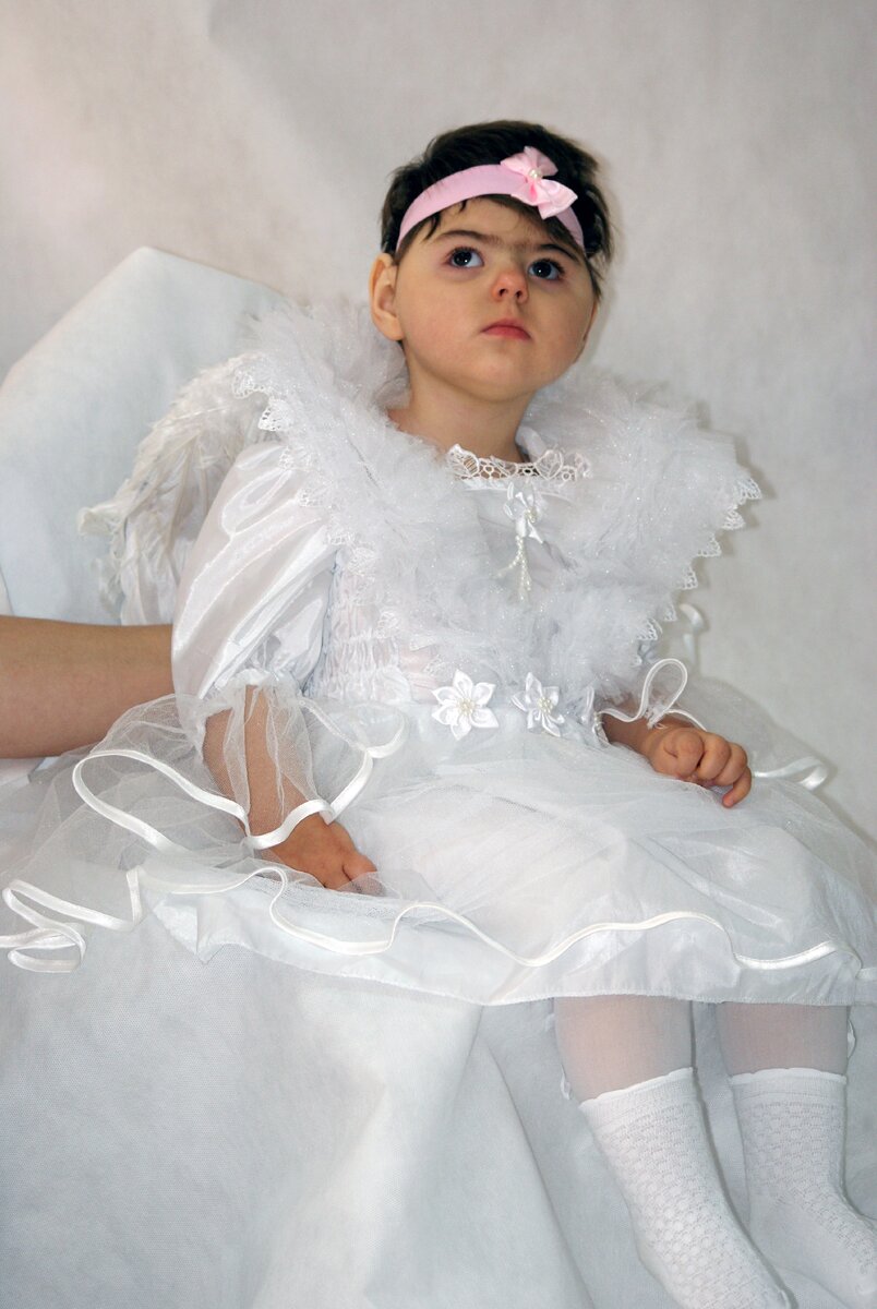 Вероничке 2 года,первая фотосессия на "Детях-Ангелах"