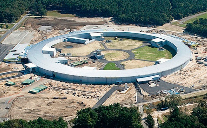 Синхротрон с наружи