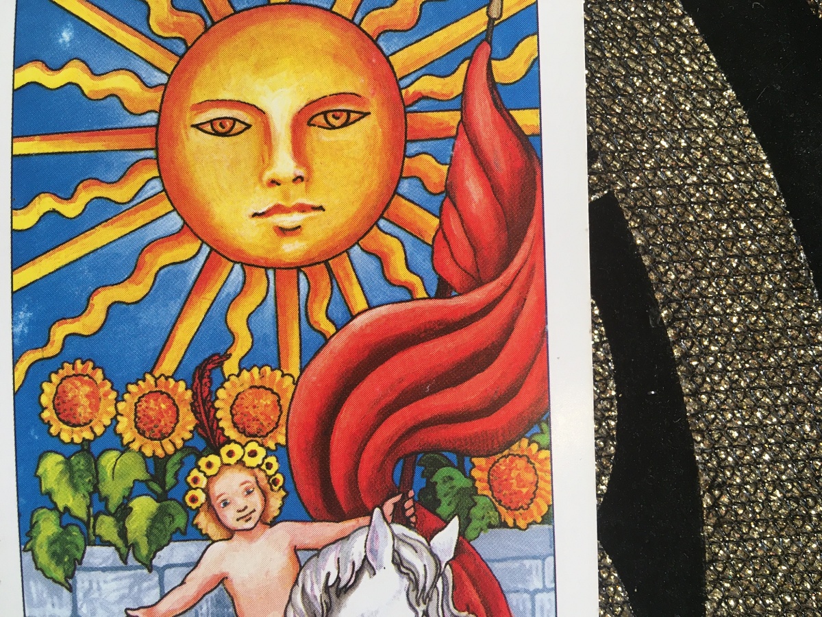 Маг, таролог Светский Даниил о том, как качественно снять сглаз в домашних условиях с ребенка и себя тоже. 