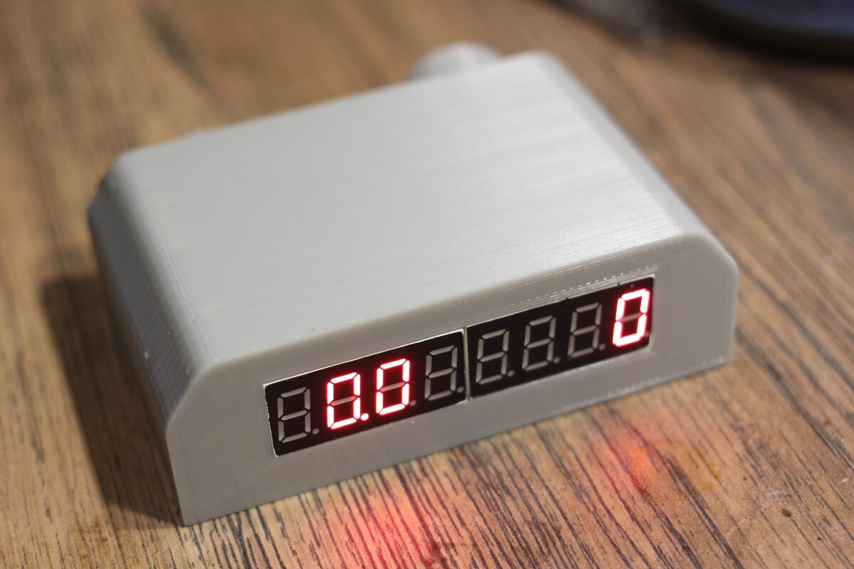 слева - скорость набора высоты,  справа - высота