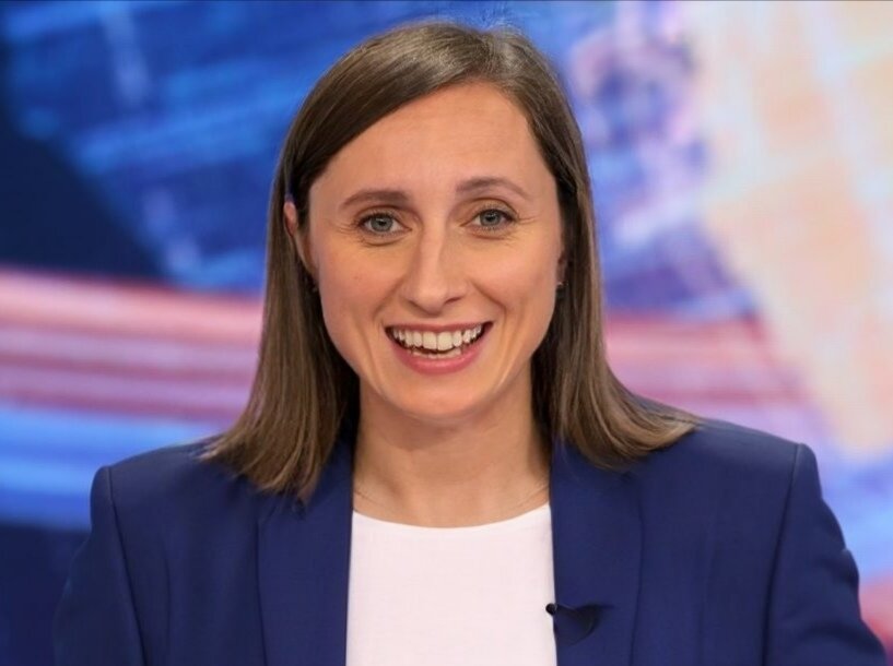 Камеди клаб петь с цветами. Камеди если бы страны были женщинами. Галустян армения камеди клаб. Камеди пятница. Камеди клаб нато армения россия.