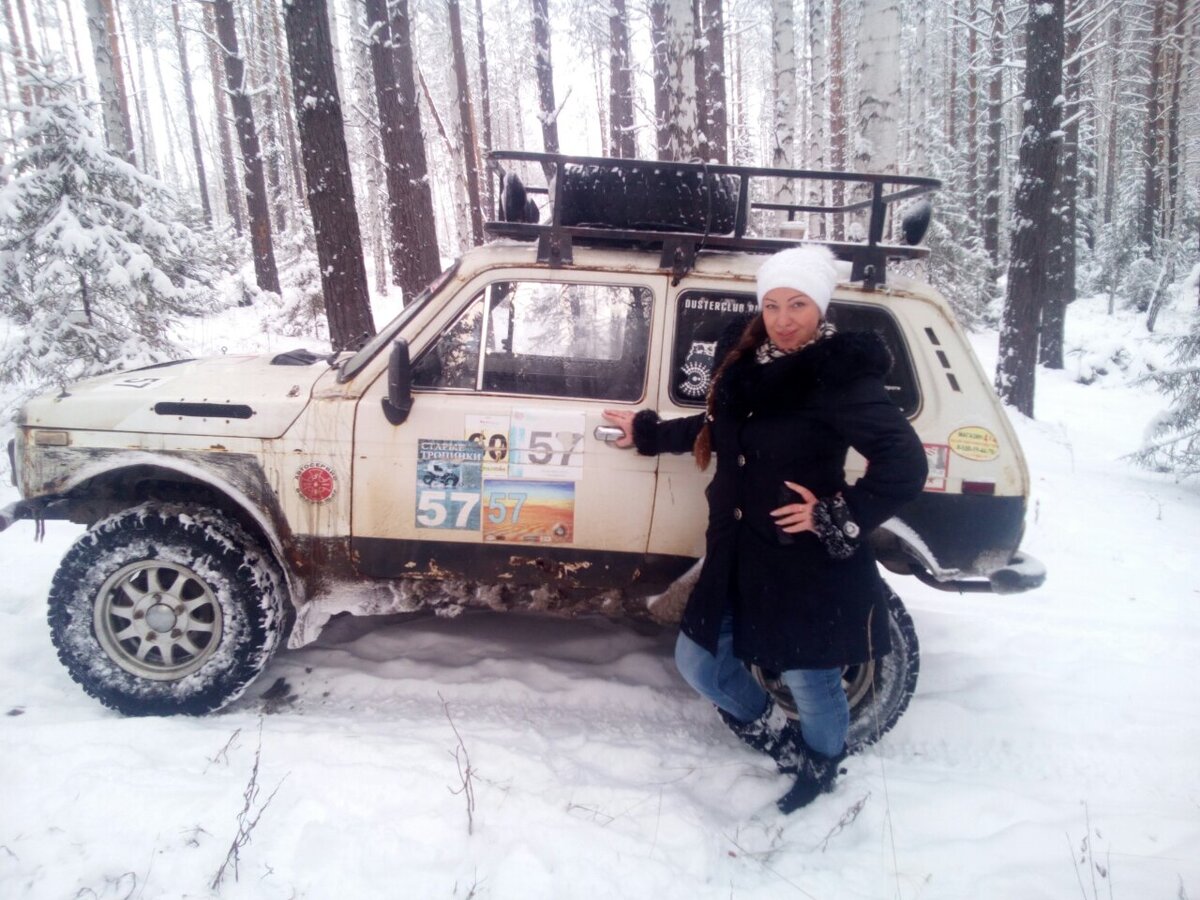 Наш вездеход)))У подножия Соколинного камня.Заезжали через Северку в сторону Песчанного озера примерно 5 км.