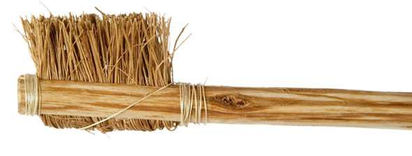 Первая зубная щётка.