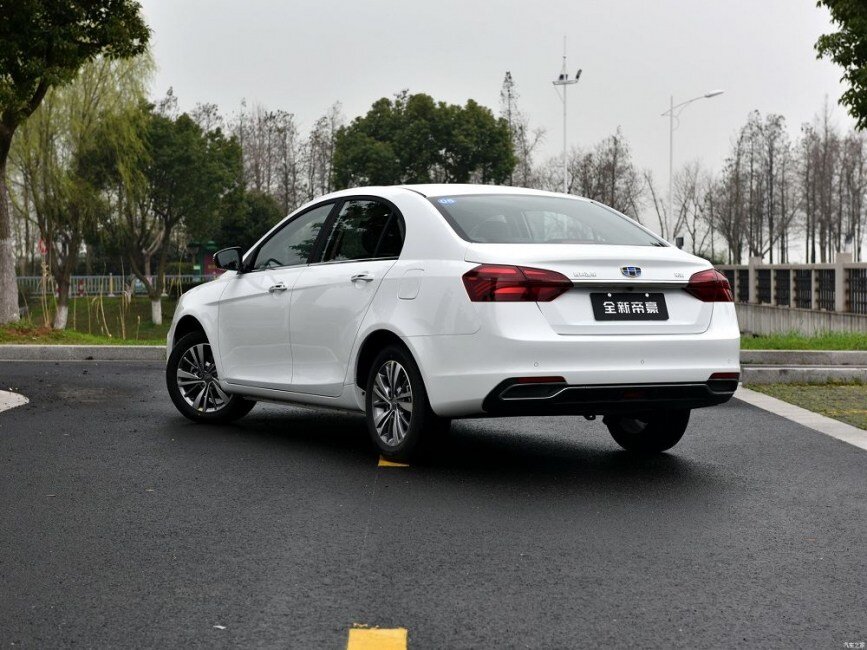 Geely Emgrand 7. Источник иллюстрации - Яндекс.Картинки