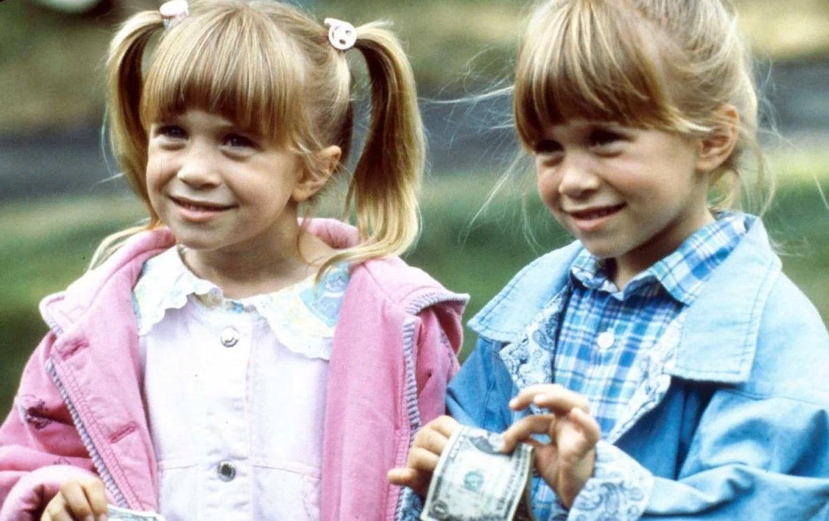  В роли Сары и Джули