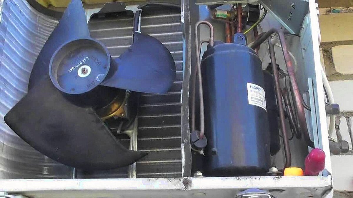 Кондиционер в разобранном состоянии