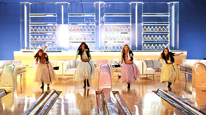 Фото посвящается девушкам консультантам косметики , Вы лучшие, пусть у каждой будет Шанс, а Колесо Фортуны сделает благоприятный к Вам поворот. 