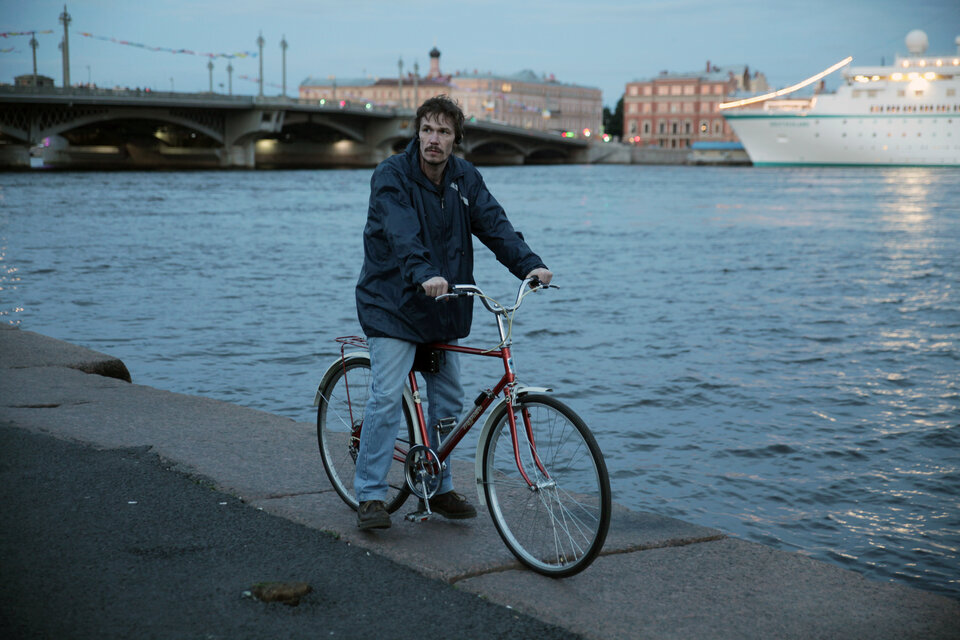 Артём Быстров в роли Артёма, папы Саши