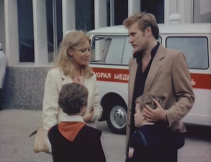 Кадр из фильма "Без особого риска" взят для иллюстрации из Яндекс Картинки. 