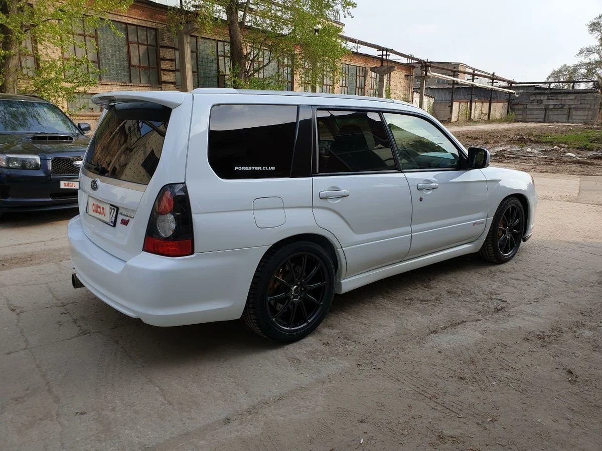 Отличный авто для семьи. Правда до первой замены мотора, когда семейный бюджет ощутит на себе "раллийную славу". Источник фото - https://auto.ru/cars/used/sale/subaru/forester/1103203464-2ab9a3dc/