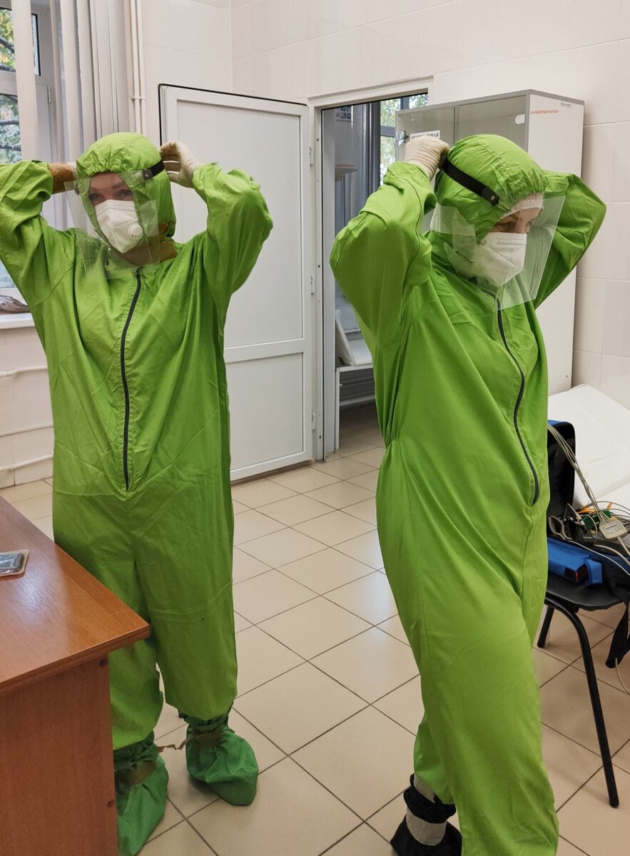 Последние приготовления перед встречей первых пациентов.