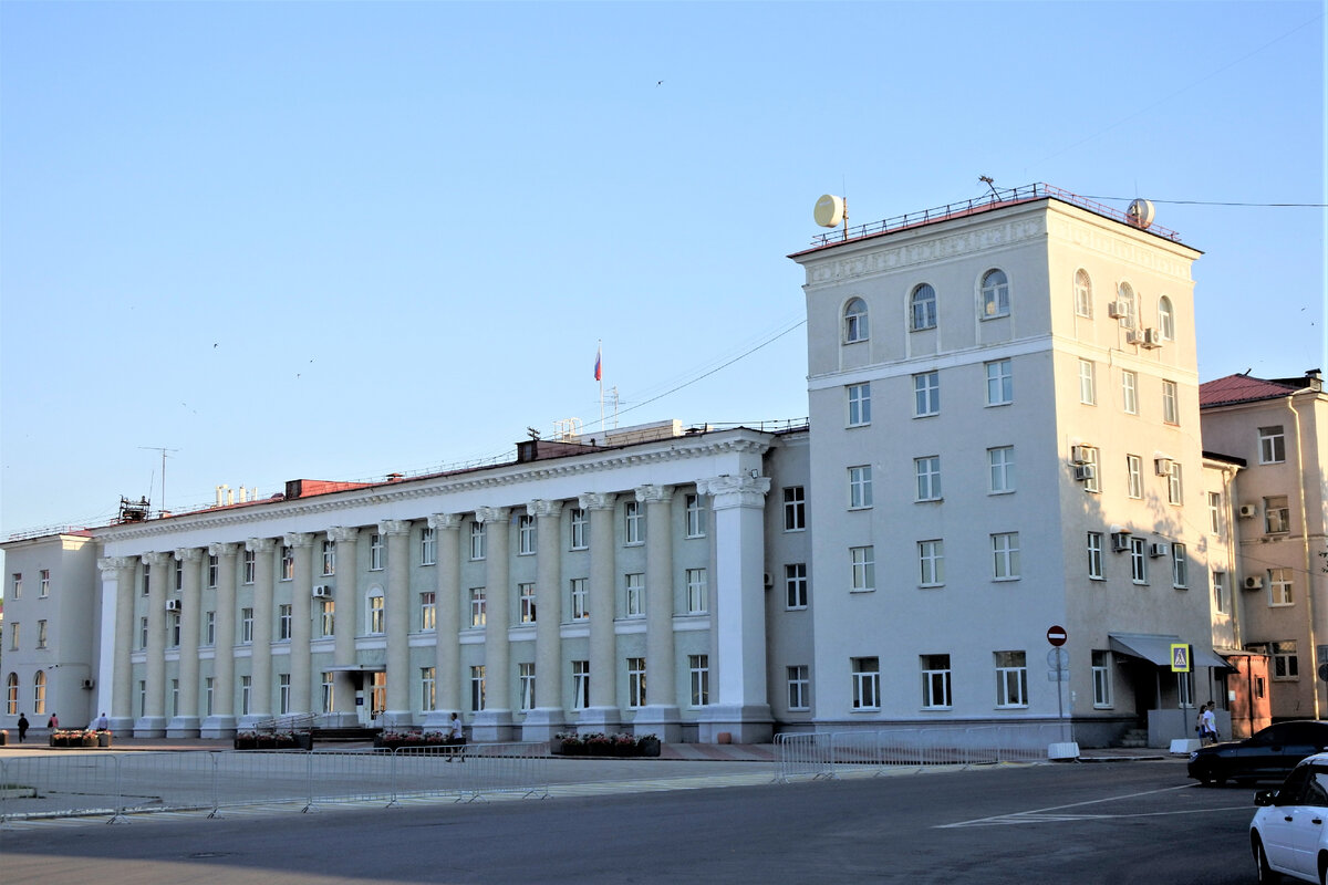 Административная половина. 