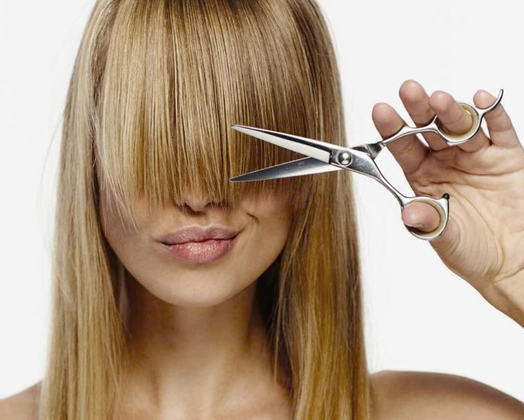 Почему нельзя стричь волосы самому себе: опасность самостоятельной стрижки