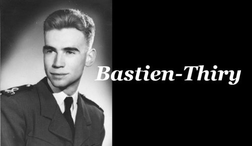 Одна из немногих самых знаменитых фотографий Жана-Мари Бастьена-Тири, сделана еще во времена, когда он был младшим офицером. Фото с сайта памяти подполковника. 