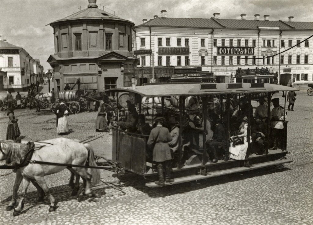 Станция конки на Серпуховской площади. Неизвестный автор, 1890-е, г. Москва, Союз фотохудожников России.