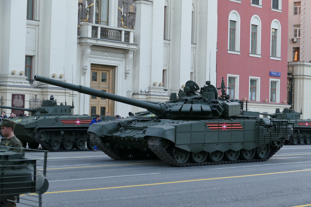 Фото российских танков с названиями