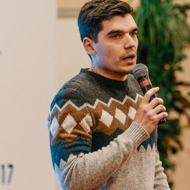 На фото Алексей Санин