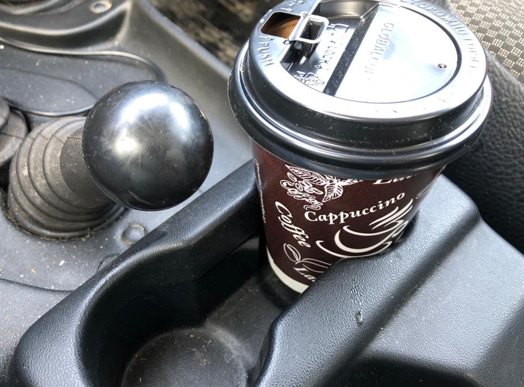 Езжу по делам и пью кофе. Закончится - заеду на свою ближайшую точку за новой порцией!)