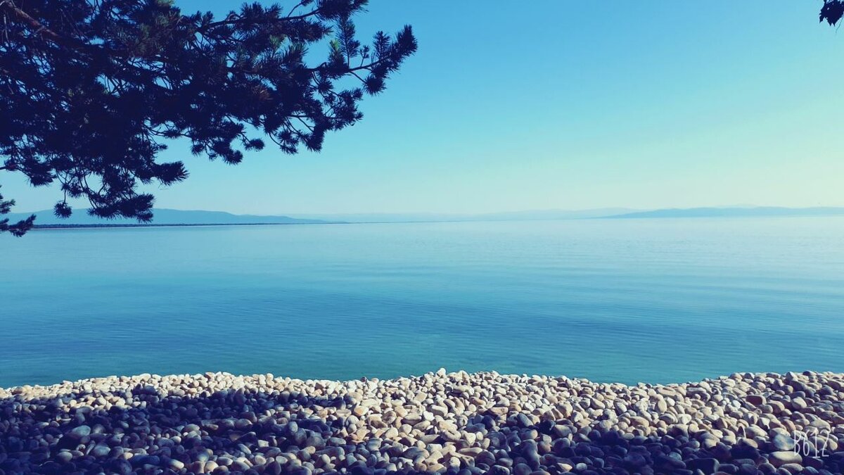 В Бурятии много красивых мест. И одно из них - Озеро Байкал. 