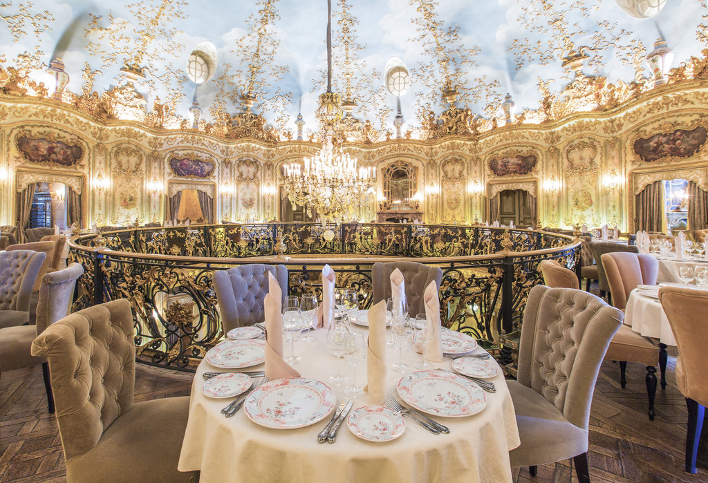 Как-то так должен выглядеть НАСТОЯЩИЙ РЕСТОРАН? Или не так? 