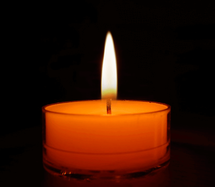 Свеча памяти, пока мы помним о наших близких, пока они живут в наших сердцах. Вечная память. Вечный покой.