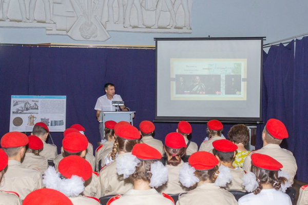 Лекция, приуроченная к 350-летию Петра Первого. Фото © Предоставлено Лайфу