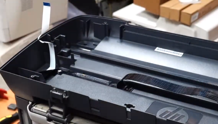 Фото 32. Прикручиваем каретку к сканирующей линейке 