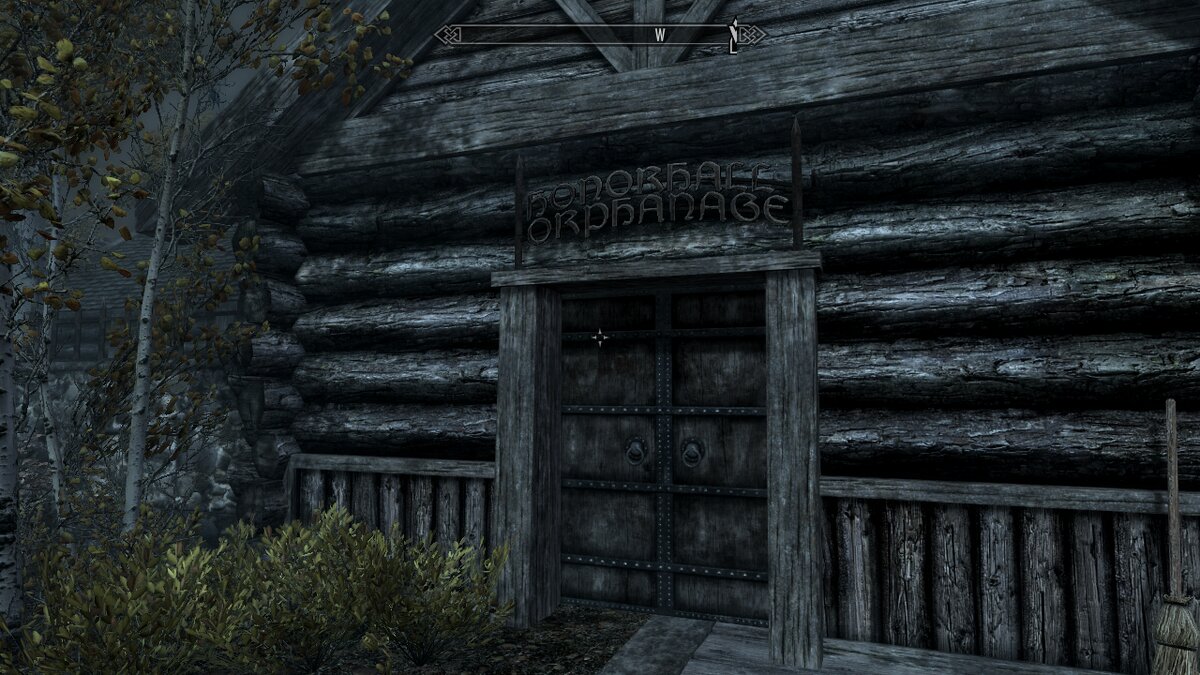 Либо из этих дверей выбежит вусмерть напуганная Грелод, либо кое-кого придётся сюда телепортировать.