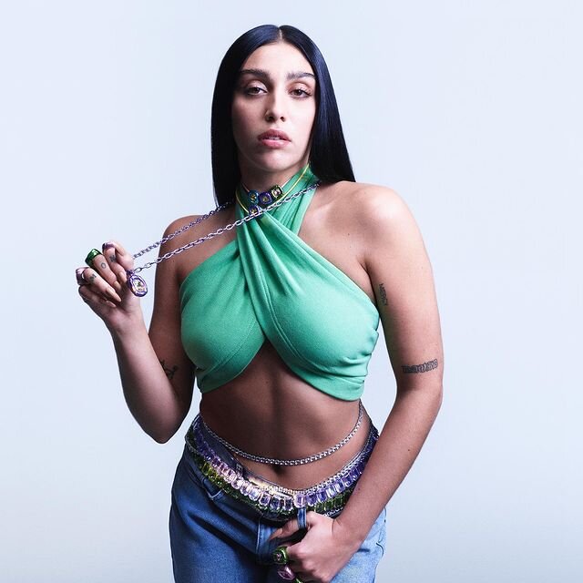    Лурдес Леон @lourdesleon