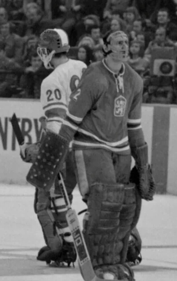 изображение с яндекс.картинки (встреча двух соперников)