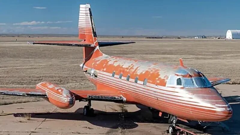    Самолет Элвиса Пресли / lenta.ru