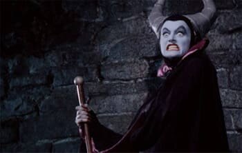 Кадры из Спящей Красавицы: помните этот злобный оскал в мультике?