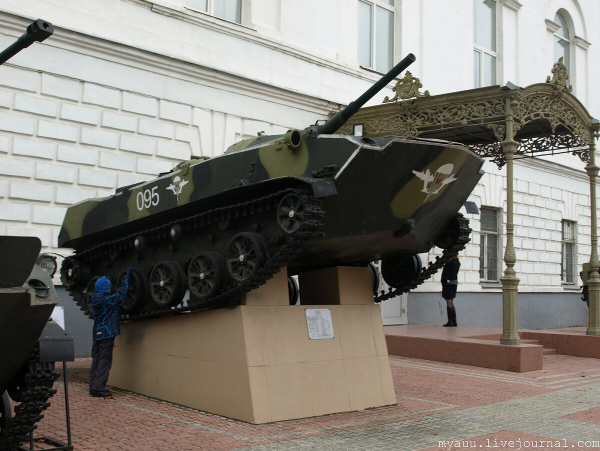 Уличная экспозиция Музея ВДВ (Рязань) | ru-memorials | Дзен