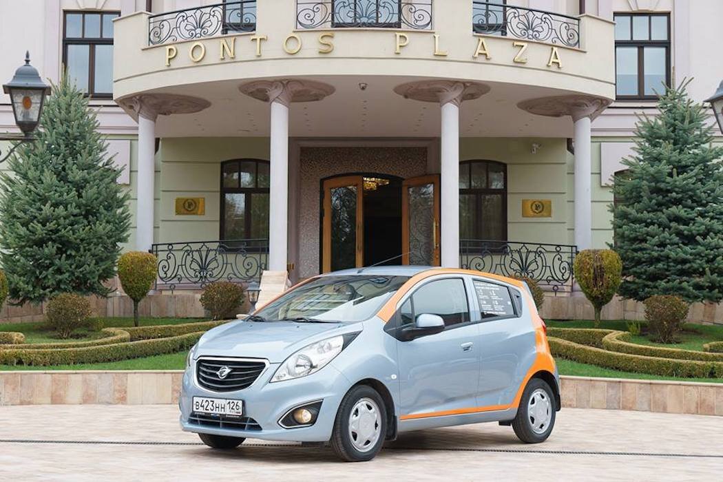 Какой каршеринг есть в краснодаре. Каршеринг Адлер. Каршеринг Urentcar. Каршеринг Адлер минивэн. Urentcar Пятигорск.