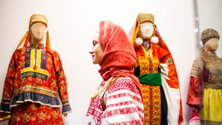 На выставке «Скрута девиц и молодиц»