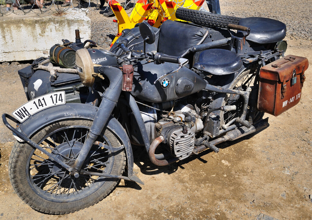 Один из братьев советского «Урала» — немецкий BMW R-71