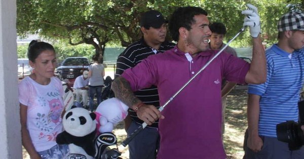 El Tribuno Deportes@TribunoDeportesLa polémica lesión de Carlos Tevezhttps://www.eltribuno.com/salta/nota/2018-3-26-23-2-0--tevez-se-lesiono-jugando-al-golf …
5:48 - 27 мар. 2018 г.¿Tevez se lesionó jugando al golf?
El Apache argumentó que la lesión tuvo su origen en el gimnasio, pero ese mismo día se desató una ola de suspicacias en el interior boquense. 
eltribuno.com
Смотреть другие твиты El Tribuno Deportes