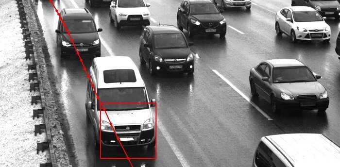 За рулем находился не владелец автомобиля. Сюда же можно отнести ситуации, когда авто находится в угоне или оно продано, а новый владелец не поставил его на учет в МРЭО ГИБДД. Несуществующим назвать нарушение в данном случае нельзя, но адресату оно приписывается ошибочно.