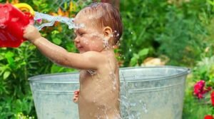 С момента появления ребёнка в семье вся жизнь меняется очень кардинально. Молодым родителям приходится познавать свою кроху, получать новые знания вместе с малышом. Мама волнуется за любую мелочь, связанную с ребёнком, но особенно страшно становится, когда малыш болеет.