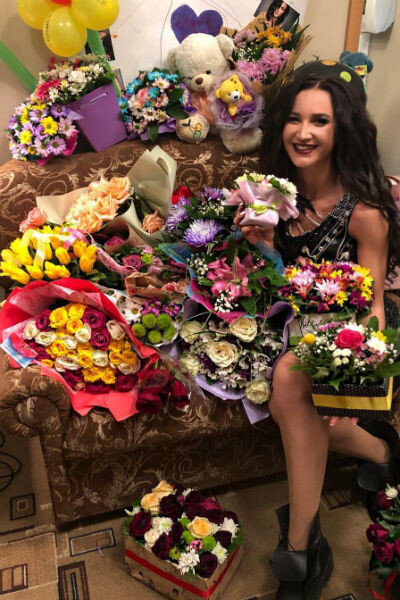 «Жизнь такая непредсказуемая... Все может измениться в одно мгновение, но я ее за это и люблю», - написала Ольга. Ольга Бузова после очередного концерта // Фото: Инстаграм