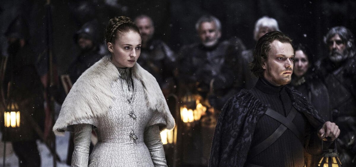 В сериале Санса перенимает на себя сюжетные функции Джейни Пуль (как Лже-Арьи Старк): оказывается на Севере и выходит замуж за Рамси Болтона