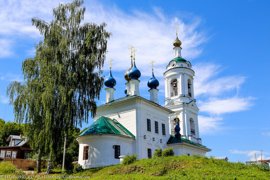 Плёс город Церковь Левитана. Троицкая и Введенская церкви в Плесе. Марий Эл Церковь на берегу. Церковь на Левитана Калининград.