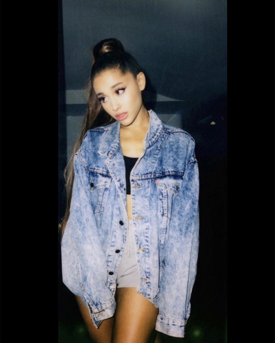 фото https://www.instagram.com/arianagrande/