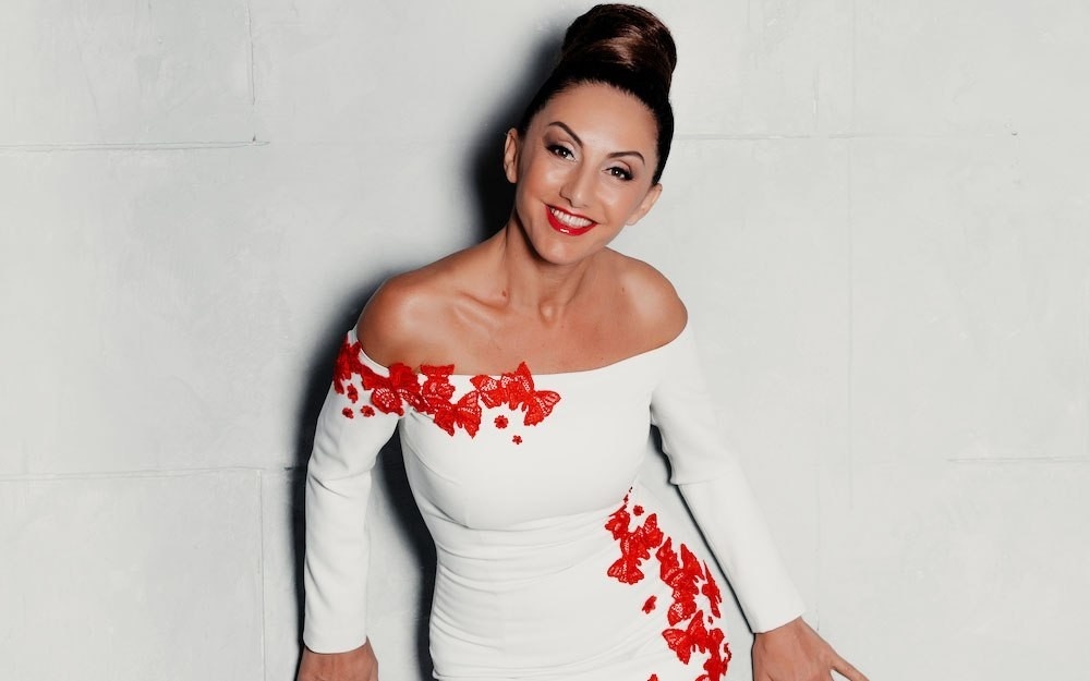 Афина новогодний концерт. Афина певица падала. Афина певица до пластики. Афина новогодний концерт. Афина певица падала.