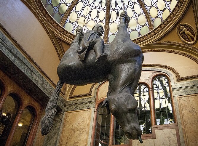 Святой Вацлав на брюхе своего мертвого коня