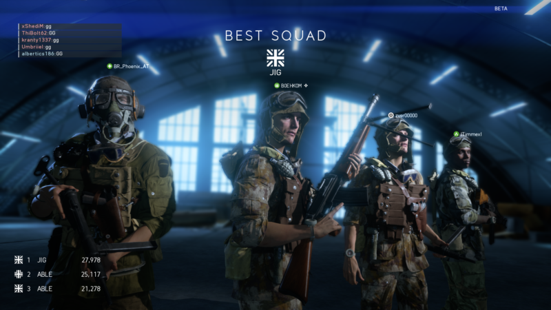 Медик в шлеме пилота