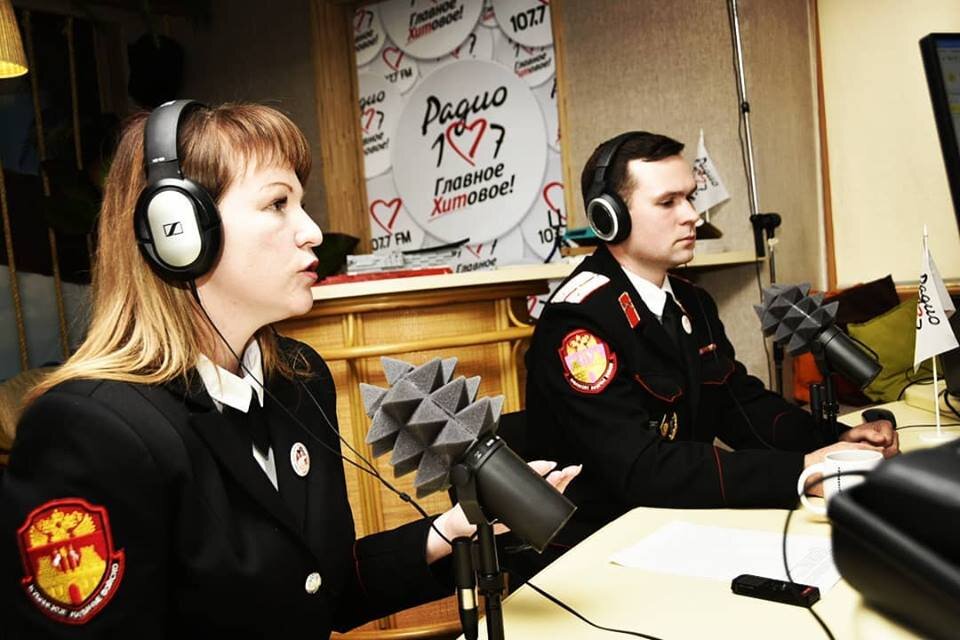 В минувшую пятницу гостями «Купер Шоу» на «Радио 107» стали председатель Союза казачьей молодежи Александр Агибалов и его заместитель Ксения Евтушенко. Они рассказали о деятельности Союза, его структуре, о том, как можно вступить в его ряды.